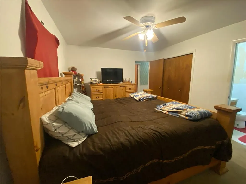Photo 8 — 912 S Thompson Avenue, Cushing, OK 74023