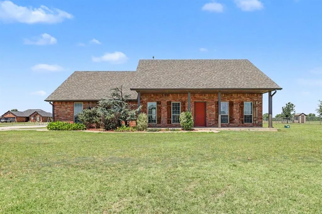 Front exterior — 403 Scissor Tail Lane, Tuttle, OK 73089
