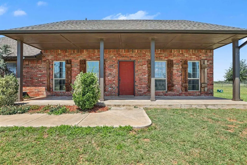 Photo 2 — 403 Scissor Tail Lane, Tuttle, OK 73089