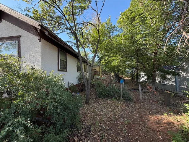 Photo 4 — 104 W Johnny Bench Street, Binger, OK 73009
