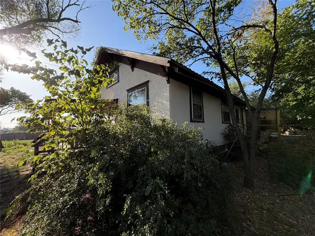 Photo 5 — 104 W Johnny Bench Street, Binger, OK 73009