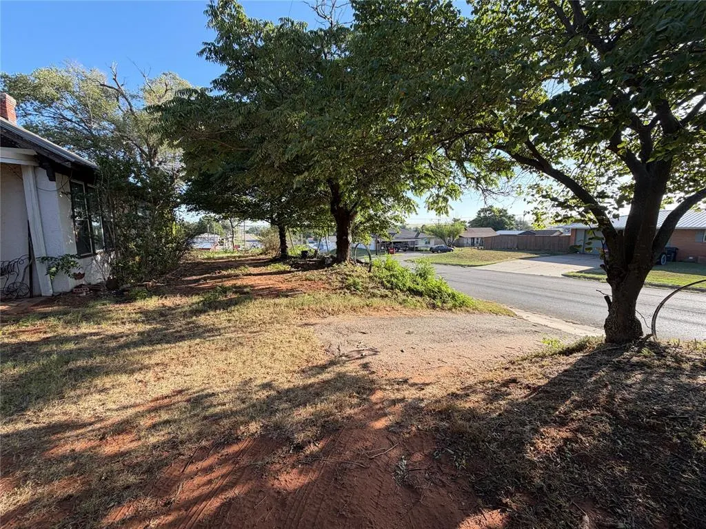 Photo 12 — 104 W Johnny Bench Street, Binger, OK 73009
