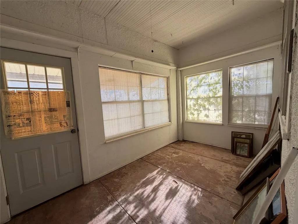 Photo 21 — 104 W Johnny Bench Street, Binger, OK 73009