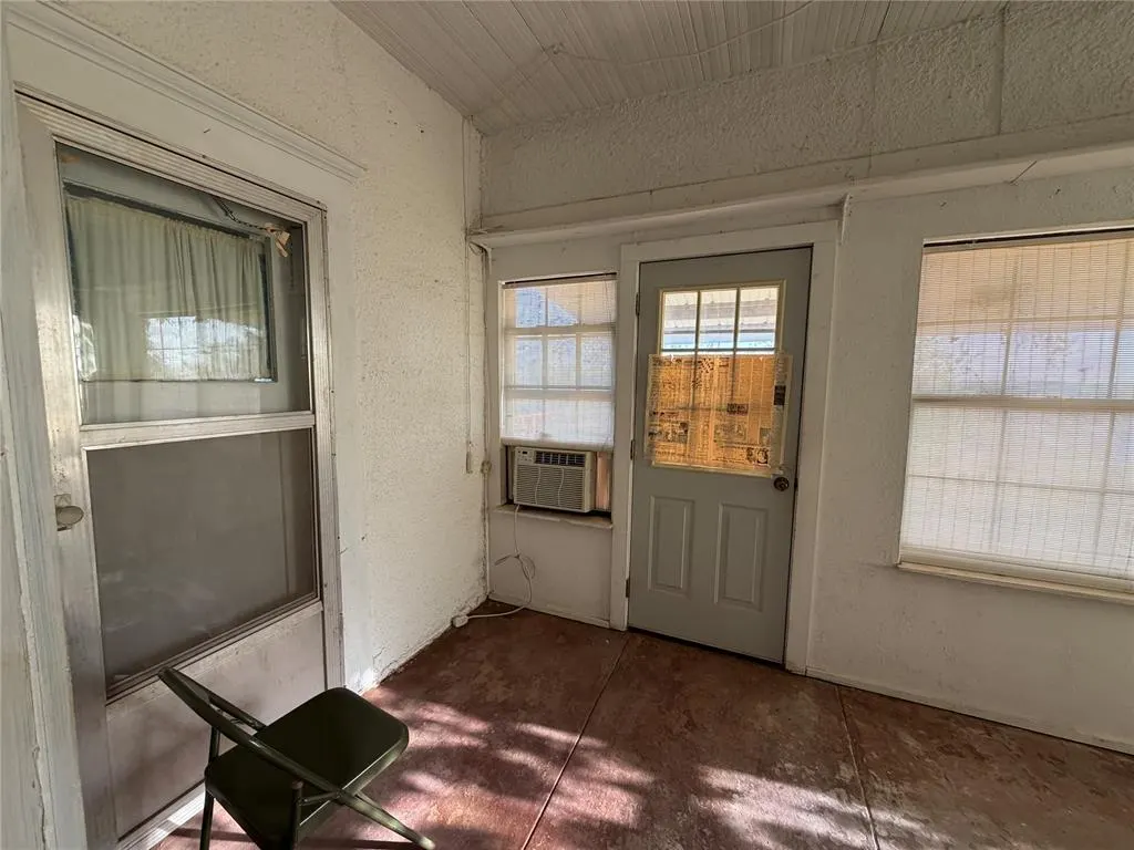 Photo 22 — 104 W Johnny Bench Street, Binger, OK 73009