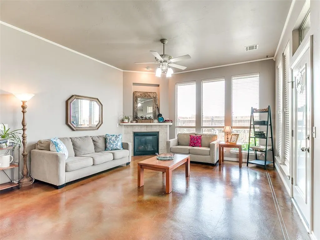 Photo 9 — 2121 SW 30th Street, Moore, OK 73170