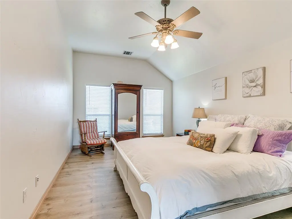 Photo 24 — 2121 SW 30th Street, Moore, OK 73170