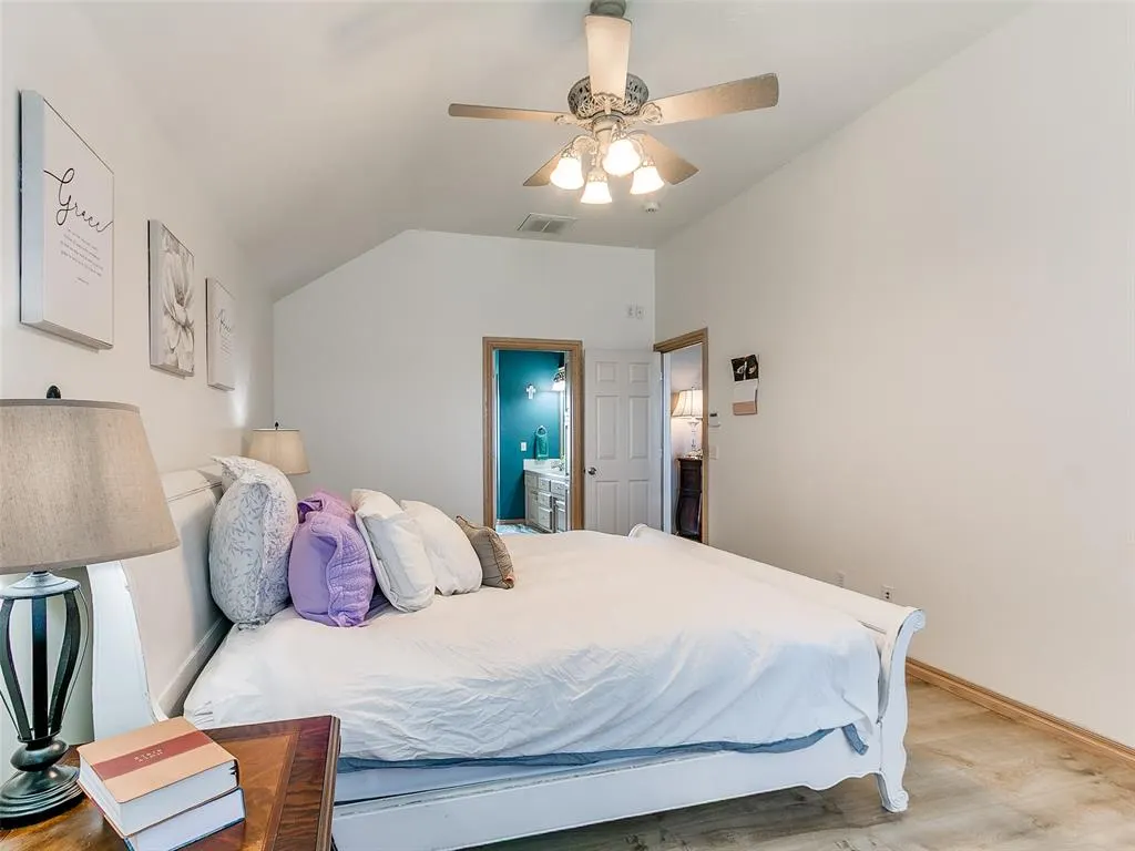 Photo 25 — 2121 SW 30th Street, Moore, OK 73170