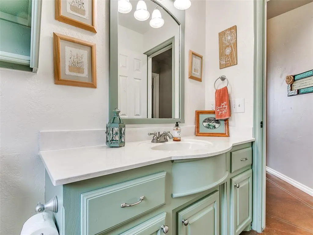 Photo 35 — 2121 SW 30th Street, Moore, OK 73170