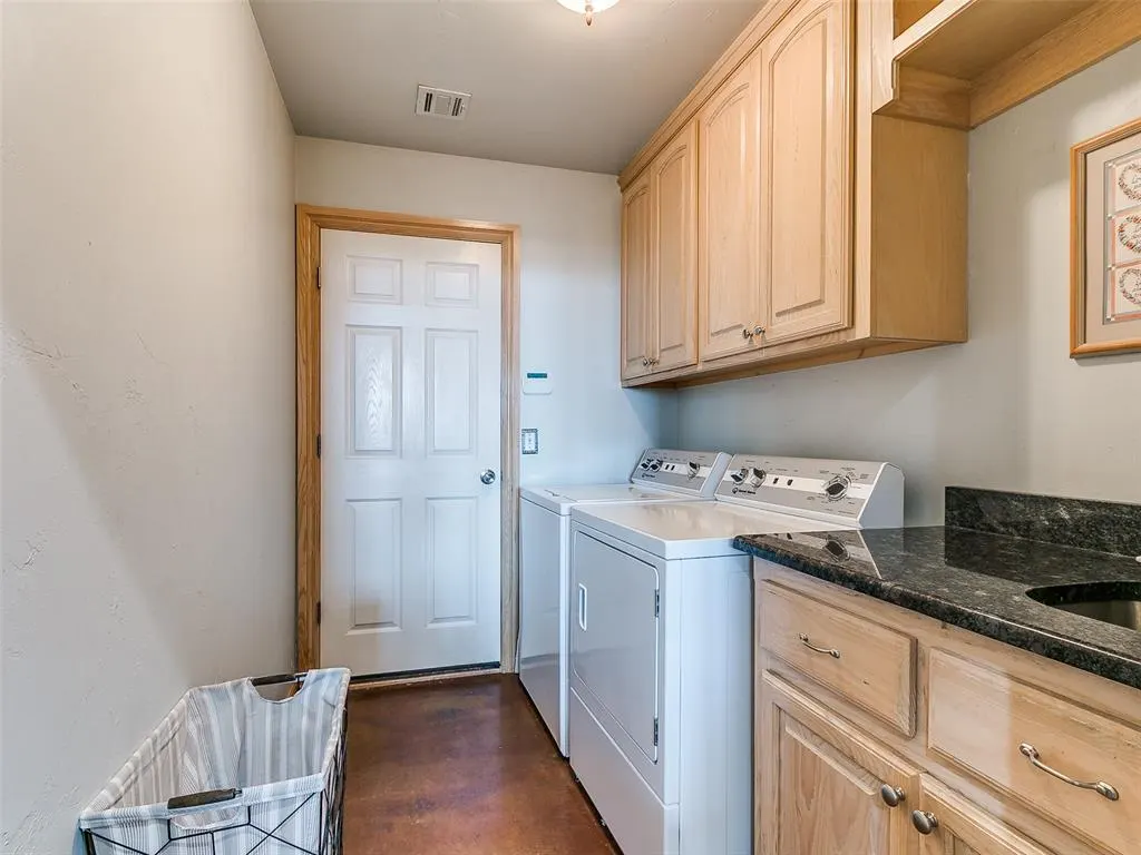 Photo 40 — 2121 SW 30th Street, Moore, OK 73170