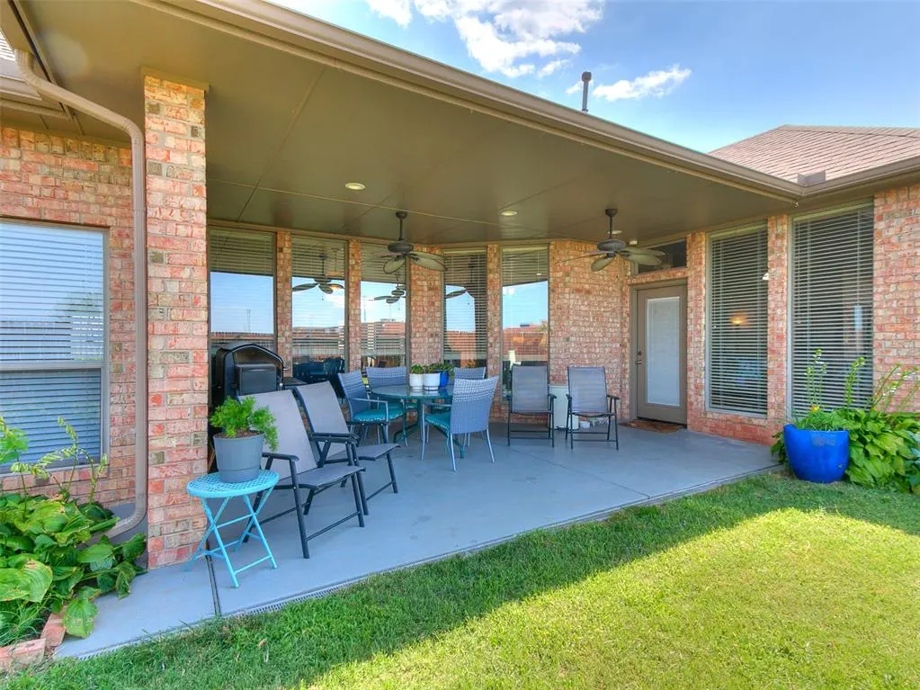 Photo 41 — 2121 SW 30th Street, Moore, OK 73170