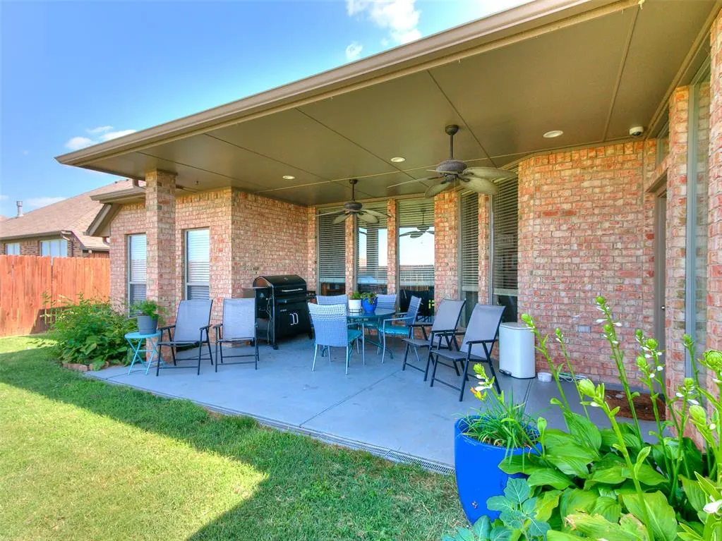 Photo 42 — 2121 SW 30th Street, Moore, OK 73170
