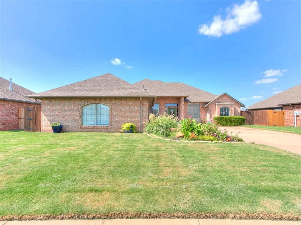 Photo 45 — 2121 SW 30th Street, Moore, OK 73170