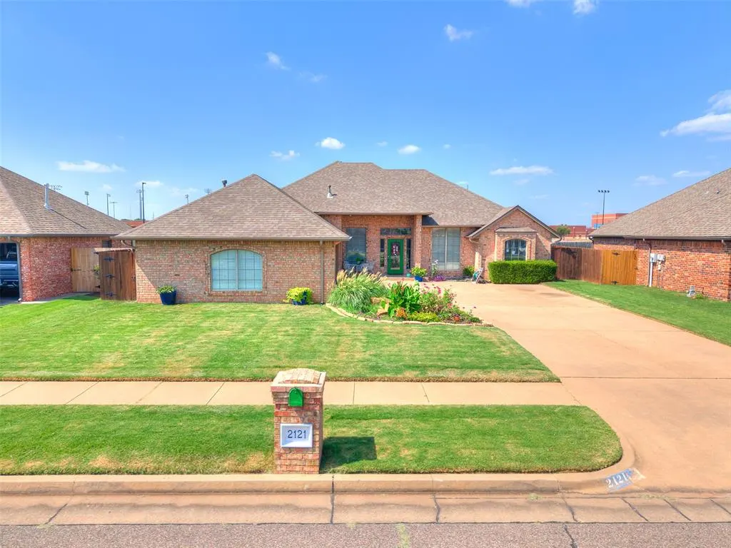Photo 46 — 2121 SW 30th Street, Moore, OK 73170