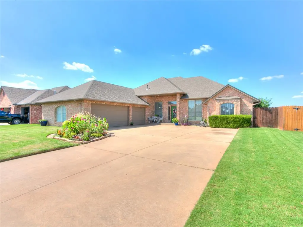 Photo 49 — 2121 SW 30th Street, Moore, OK 73170