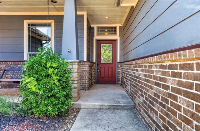 Photo 2 — 3712 Oakridge Circle, Edmond, OK 73034