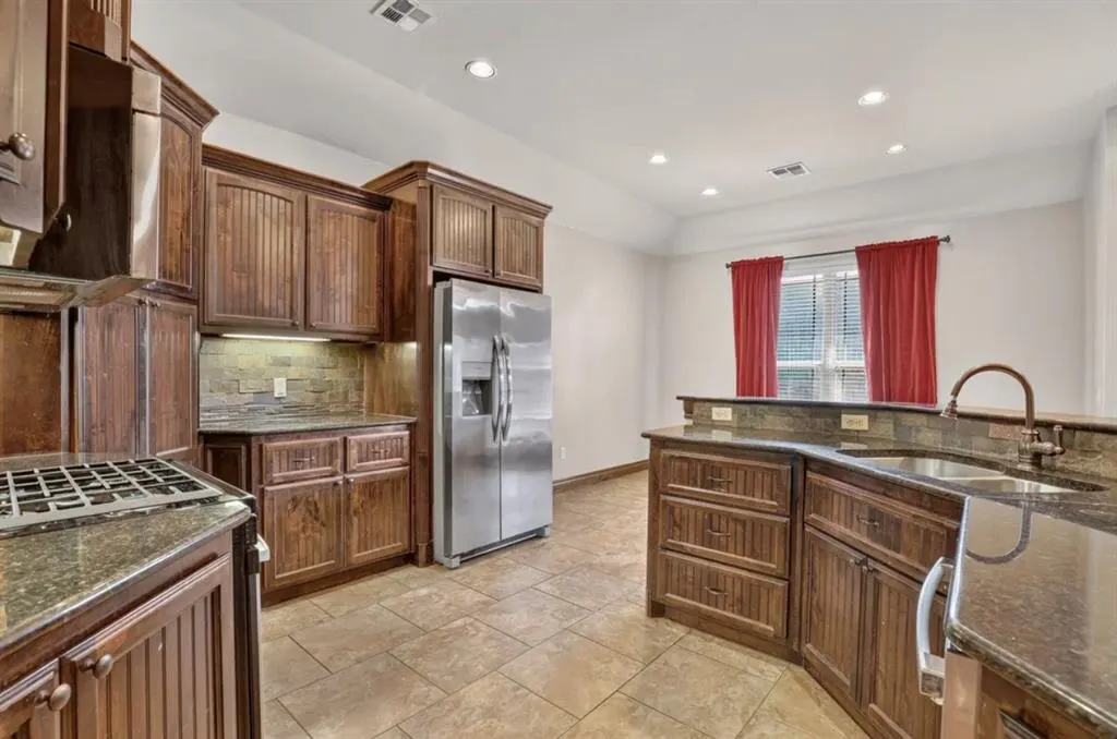 Photo 9 — 3712 Oakridge Circle, Edmond, OK 73034