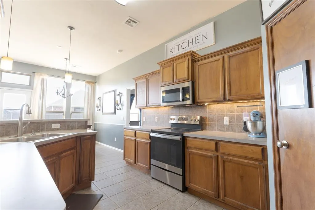Photo 5 — 2500 NW 180th Street, Edmond, OK 73012
