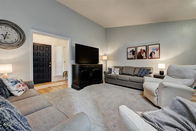 Photo 6 — 301 Little Chisholm Circle, Edmond, OK 73012