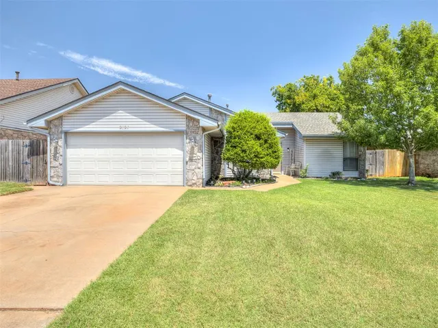 Front exterior — 2121 Stepping Stone Trail, Edmond, OK 73013