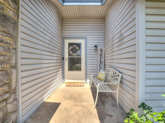 Photo 4 — 2121 Stepping Stone Trail, Edmond, OK 73013