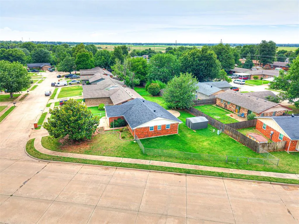 Photo 29 — 411 Oak Creek Drive, Yukon, OK 73099