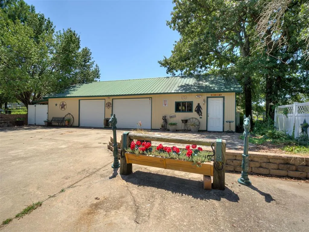 Photo 3 — 18702 Dawn Road, Newalla, OK 74857