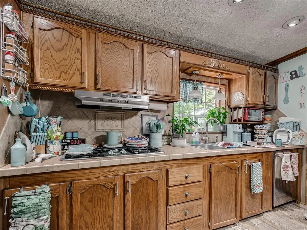 Photo 13 — 18702 Dawn Road, Newalla, OK 74857
