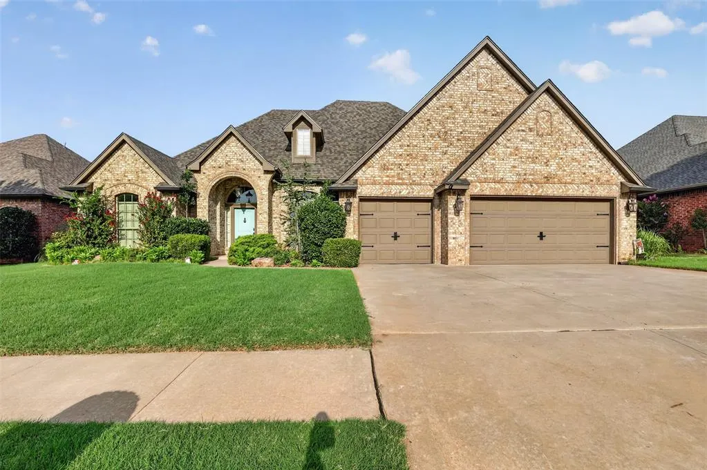 Photo 2 — 17021 Holly Burn Circle, Edmond, OK 73012