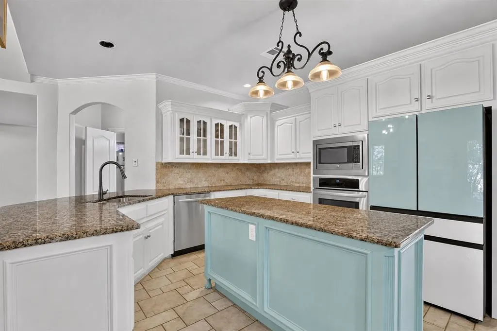 Photo 7 — 17021 Holly Burn Circle, Edmond, OK 73012
