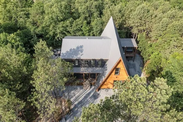 Photo 3 — 881 Woodland Bluff Trail, Broken Bow, OK 74728