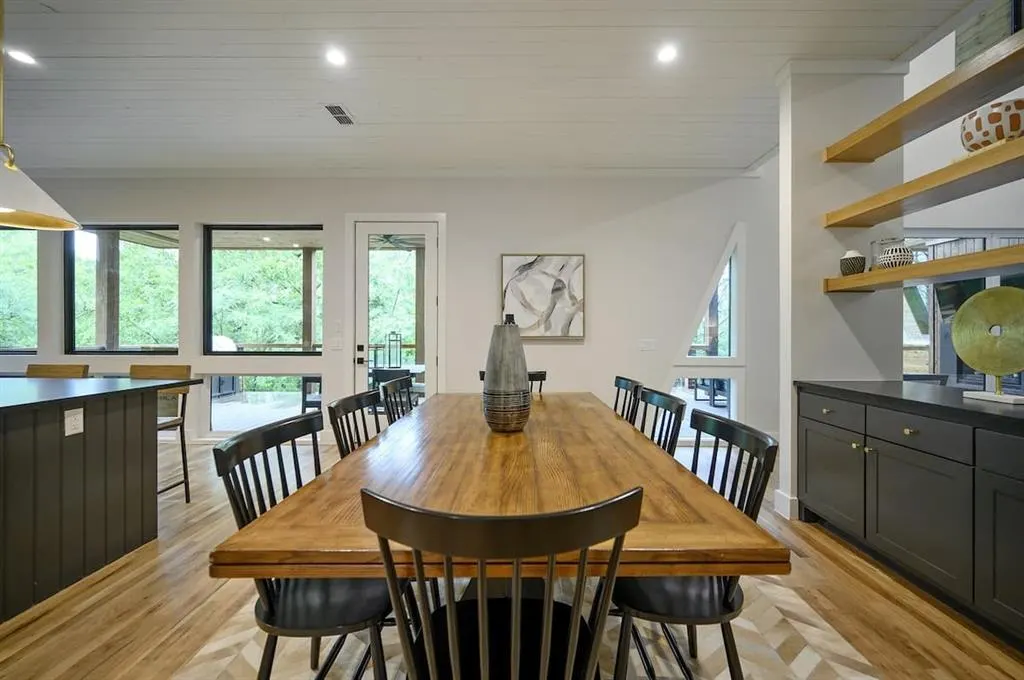 Photo 10 — 881 Woodland Bluff Trail, Broken Bow, OK 74728