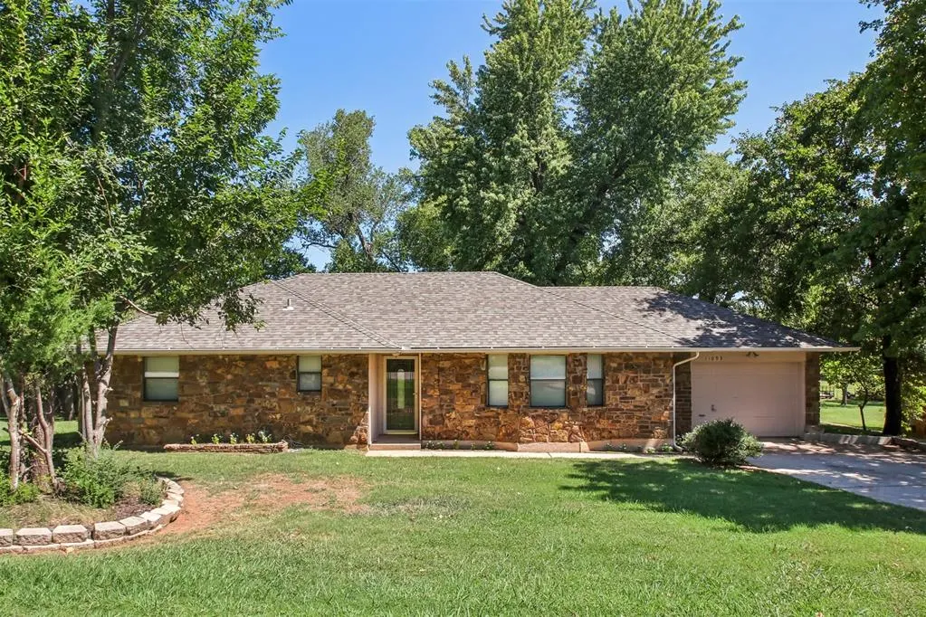 Photo 2 — 11093 Ione Drive, Choctaw, OK 73020