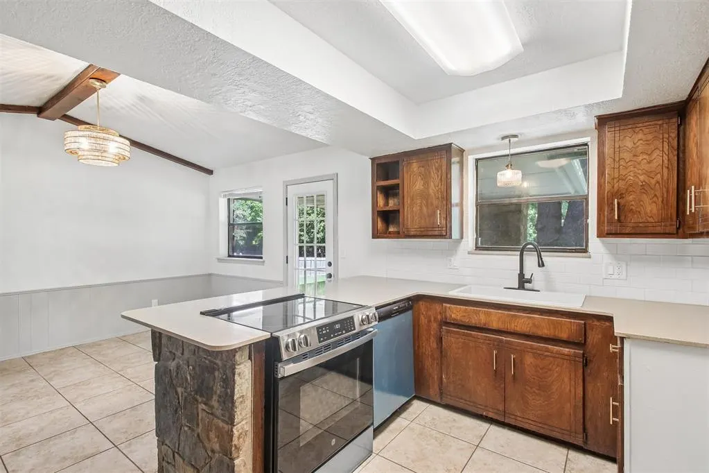 Photo 8 — 11093 Ione Drive, Choctaw, OK 73020