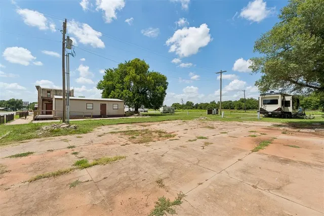 Photo 4 — 120 W Baty Avenue, Mulhall, OK 73063
