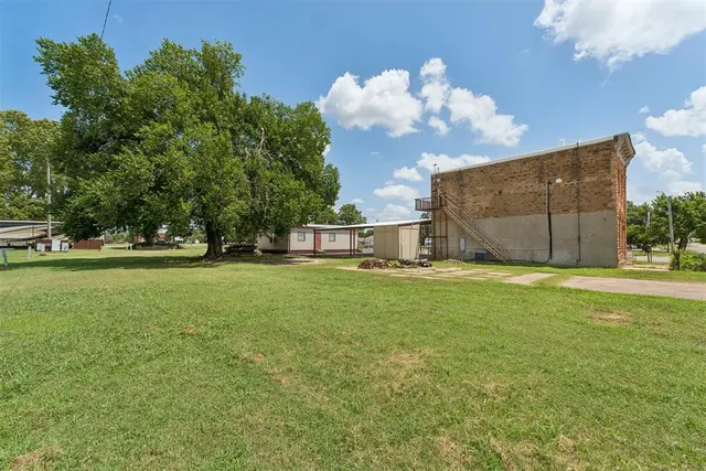 Photo 7 — 120 W Baty Avenue, Mulhall, OK 73063