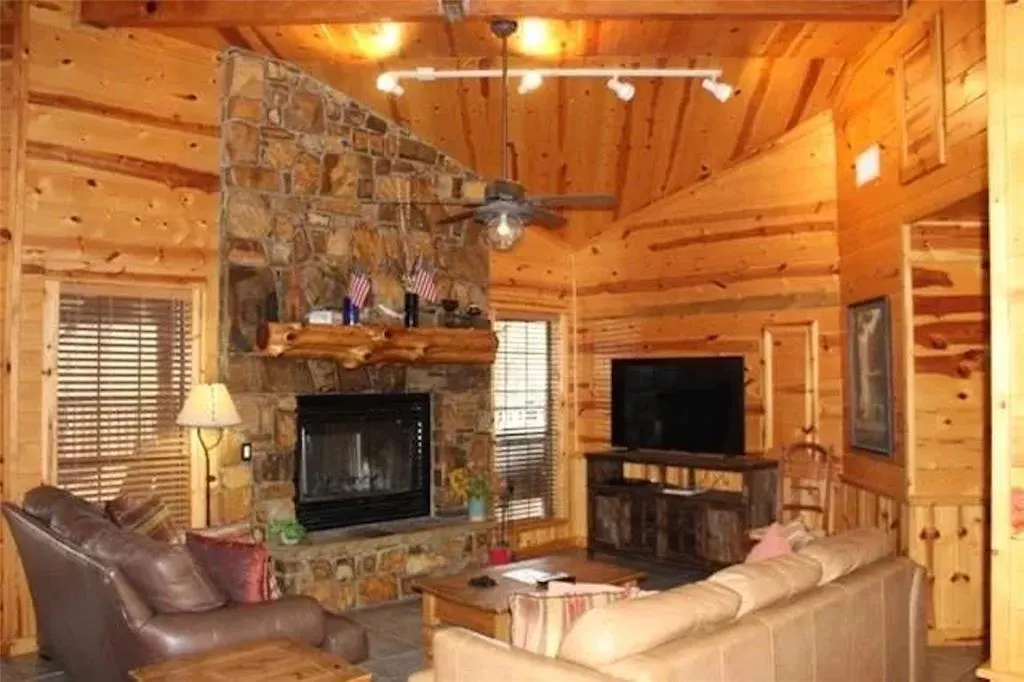 Photo 9 — 324 Lucian Sorrel Road, Broken Bow, OK 74728
