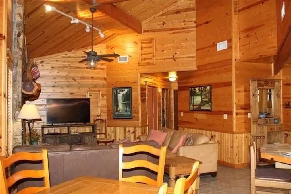 Photo 10 — 324 Lucian Sorrel Road, Broken Bow, OK 74728