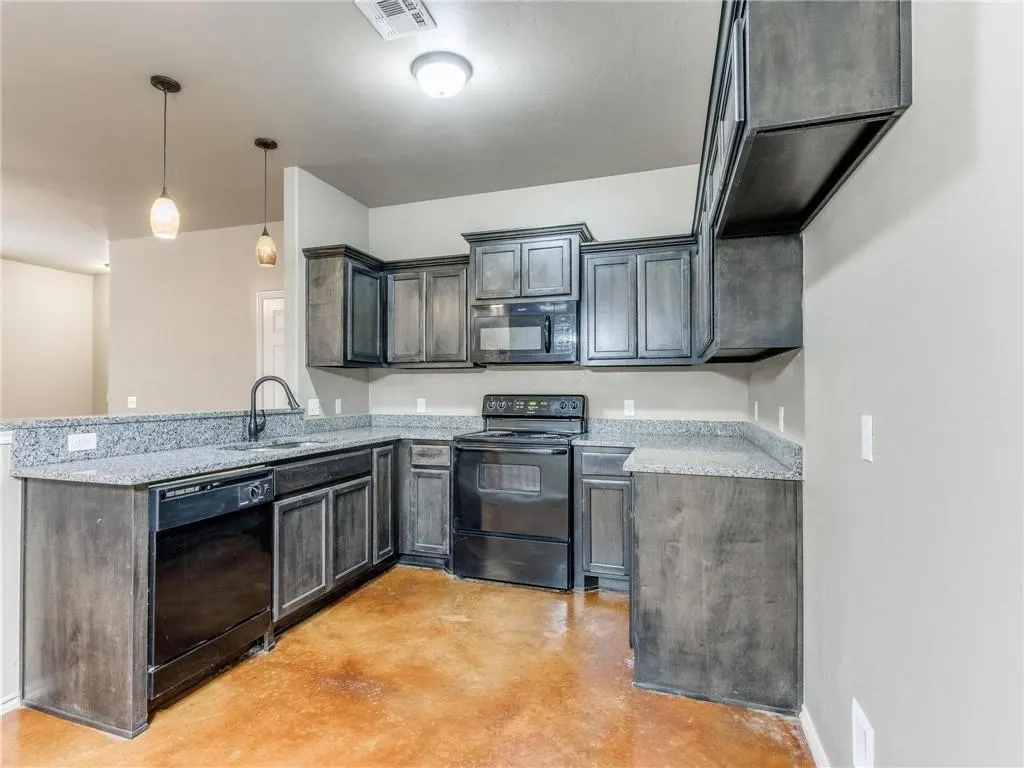 Photo 15 — 1848 Cypress Lane, El Reno, OK 73036