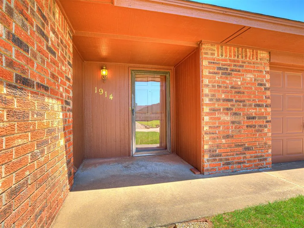 Photo 4 — 1914 E Chandler Drive, Shawnee, OK 74801
