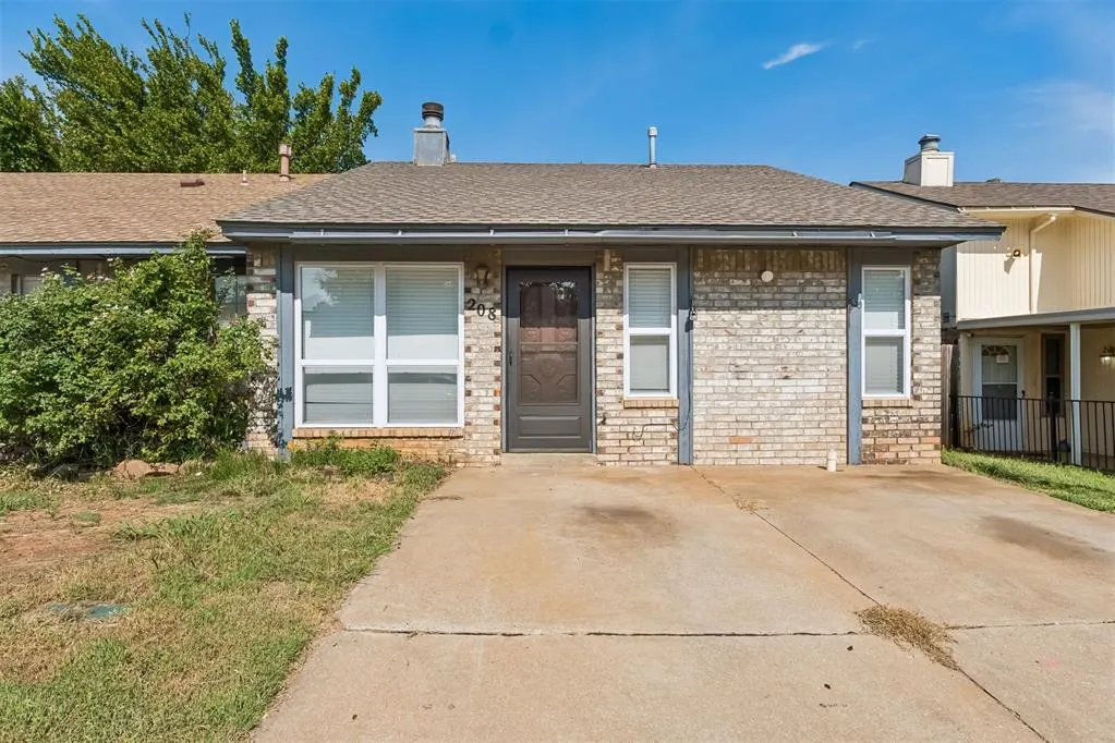 Front exterior — 208 Hudson Place, Midwest City, OK 73110