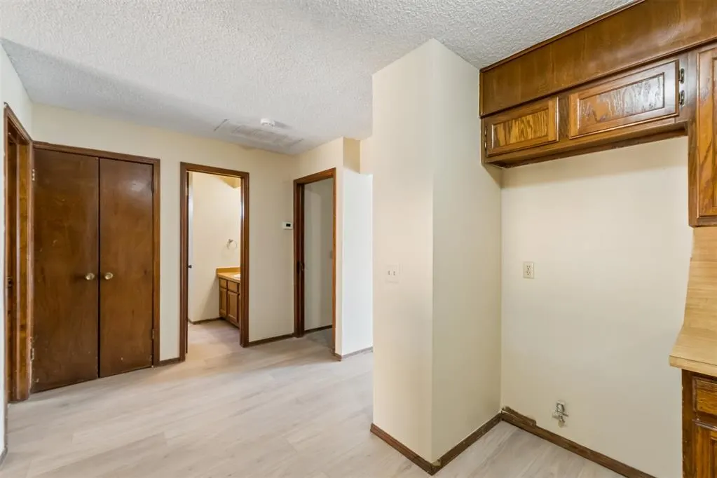 Photo 11 — 208 Hudson Place, Midwest City, OK 73110