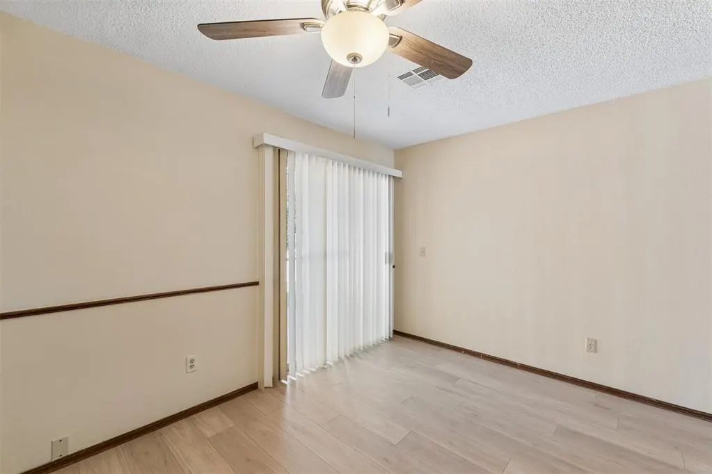 Photo 15 — 208 Hudson Place, Midwest City, OK 73110