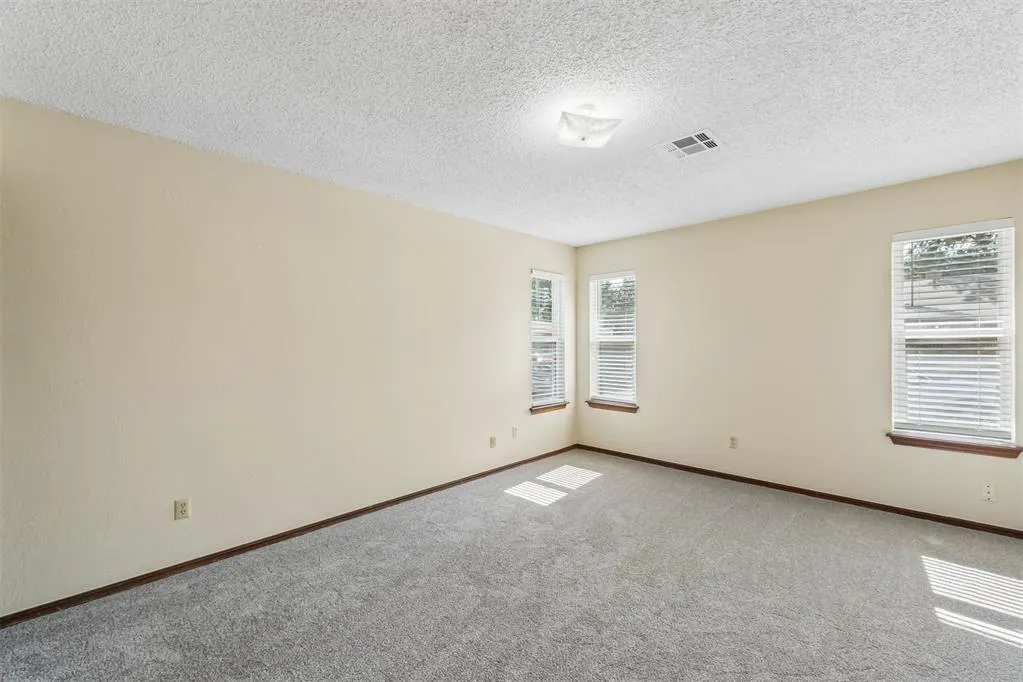 Photo 16 — 208 Hudson Place, Midwest City, OK 73110