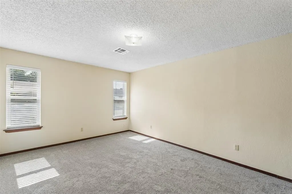 Photo 19 — 208 Hudson Place, Midwest City, OK 73110