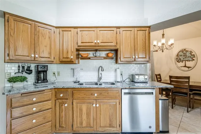 Photo 4 — 1705 Park View Place, Edmond, OK 73003