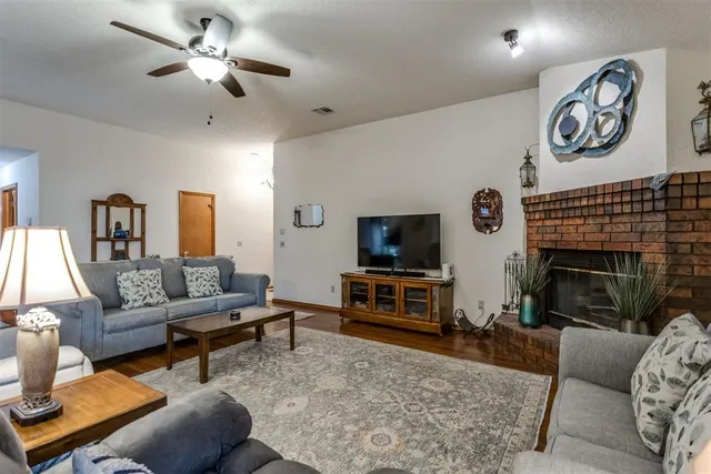 Photo 2 — 1705 Park View Place, Edmond, OK 73003