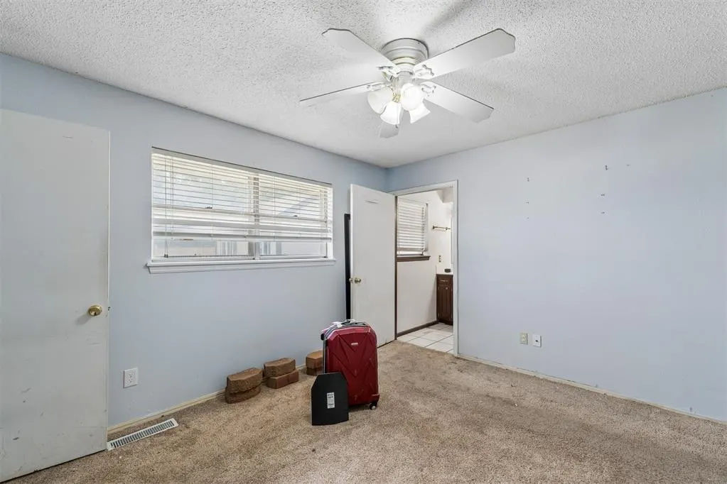 Photo 15 — 207 Del Mar Drive, Yukon, OK 73099