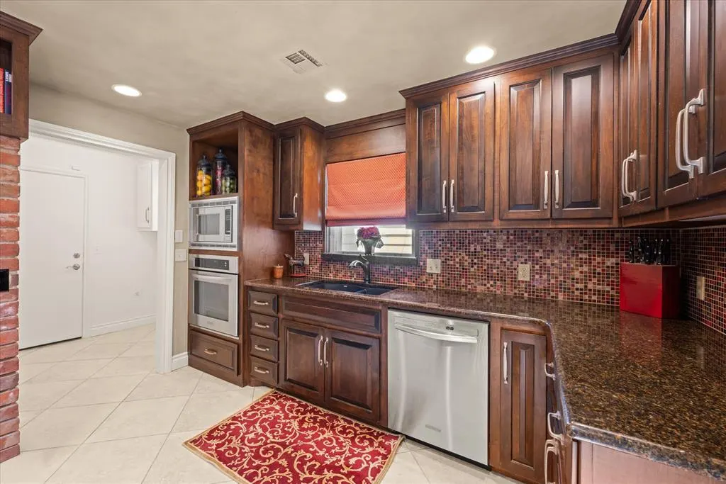 Photo 12 — 2221 NW 56th Street, Oklahoma City, OK 73112