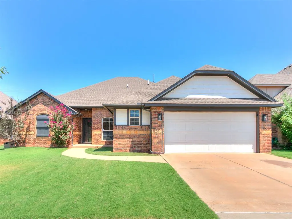 Front exterior — 3225 NW 192nd Terrace, Edmond, OK 73012