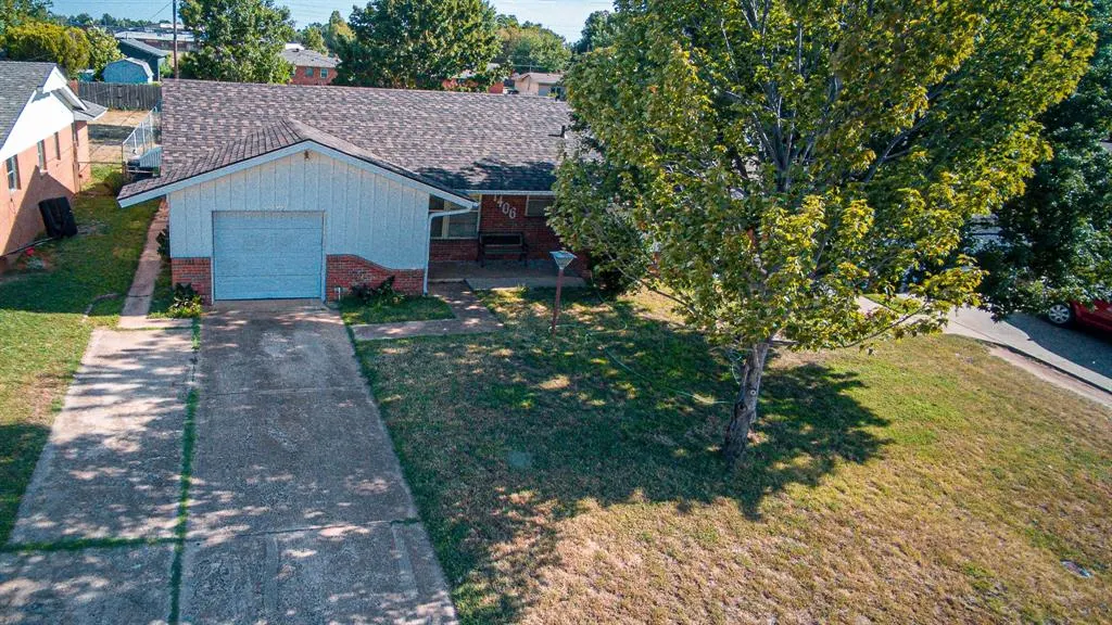 Photo 2 — 1406 W Mississippi Avenue, Chickasha, OK 73018